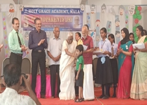Learnware Solutions | Smart Kindergarten - Grandparents Day at Holy grace Kindergarten, Kerala